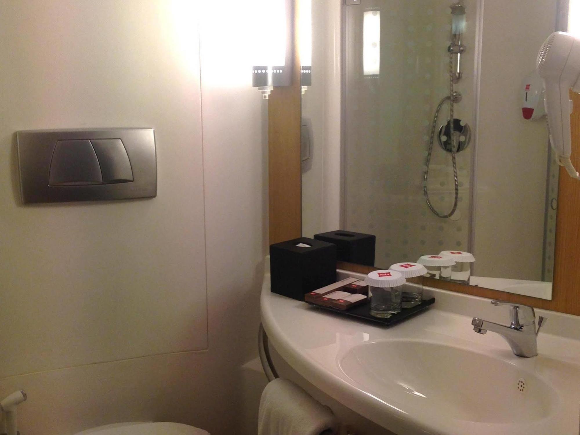 Swiss-Belinn Cawang Jakarta Eksteriør billede