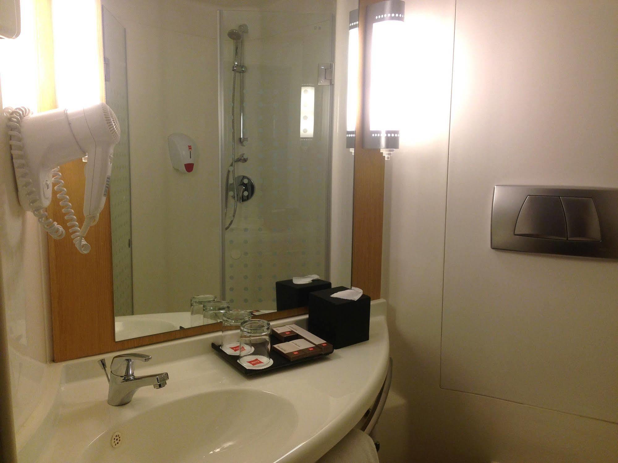 Swiss-Belinn Cawang Jakarta Eksteriør billede